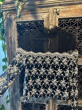 INTERMIX Black Lined Mesh/Lace Top with White Embroidery